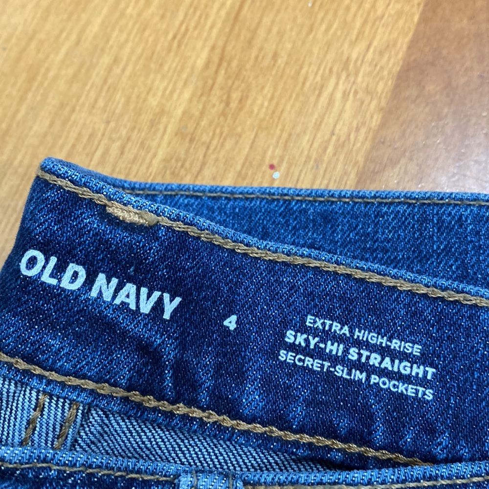 NWT. Old Navy, Women’s size 4 jeans. - Picture 5 of 9
